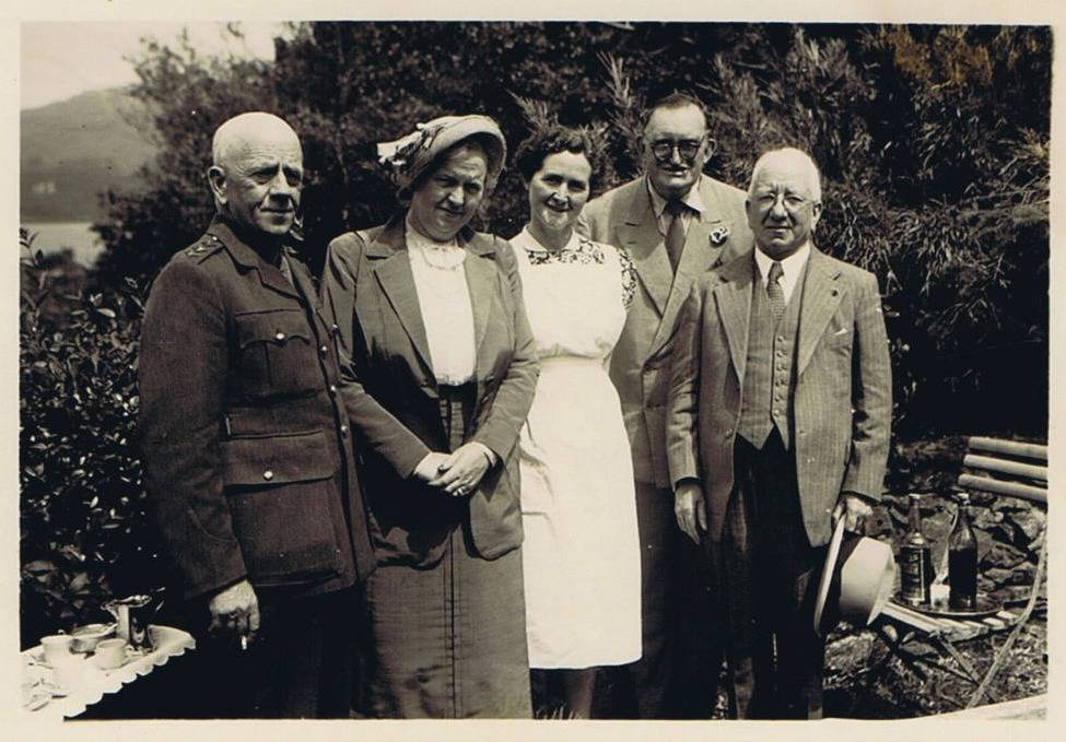President Sean T. O’Kelly with a party visiting in 1940s.