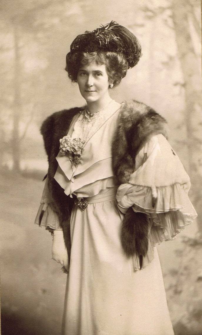 Violet L'Estrange Bryce, 1863 - 1939. 